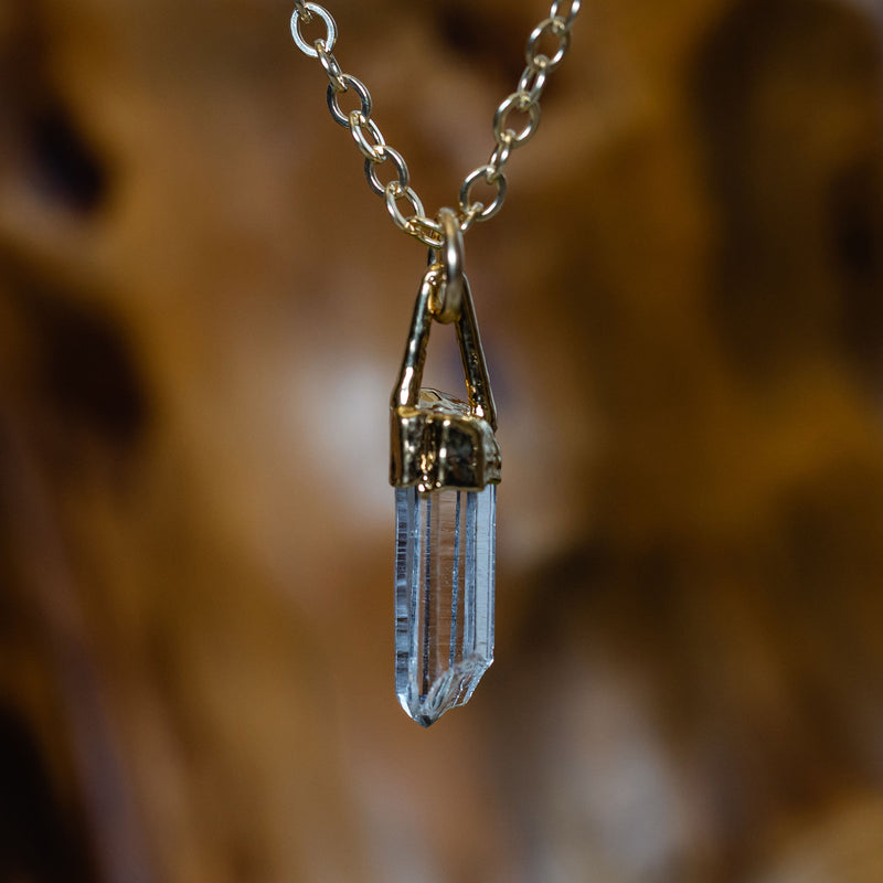 Natural crystal rough 1PC Colorful Plated Crystal Necklace Pendant Quartz Pendant  Necklace Crystal Point for Men Women Jewelry Stone (Color : Champagne) :  Amazon.co.uk: Fashion